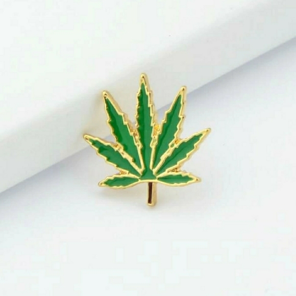420 Leaf Plant Enamel Pin - Picture 4 of 4